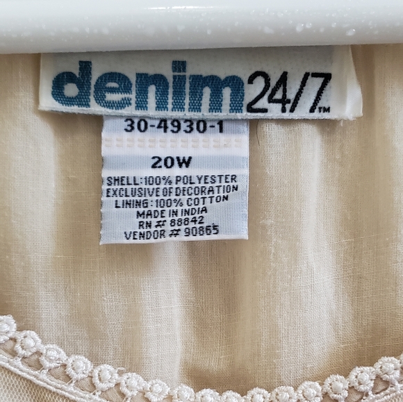 Sleeveless Ivory blouse with detailed lace trim, size 20W - Picture 2 of 4